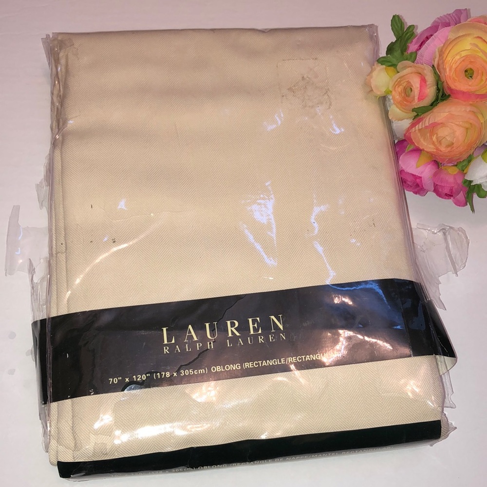 Lauren Ivory oblong tablecloth Ralph Lauren Ivory Tablecloth Oblong new